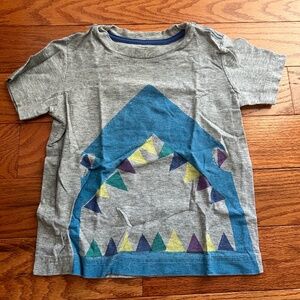 Tea collection boys size 4 tshirts-shark and rocket